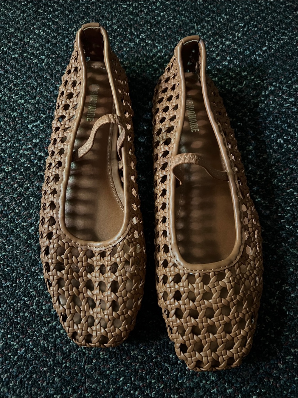 Cushionaire Women's Brown Woven Flats Size 9